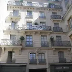 Aston Párizs