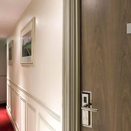 Hotel Aston