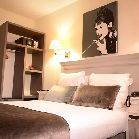 Aston Hotel 3*